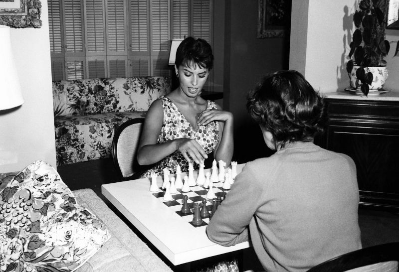sophia loren chess 01.jpg